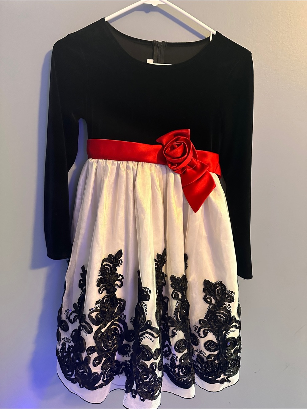Bonnie Jean Black, White & Red Velvet  Sash Party Dress worn ONCE. Sz 10